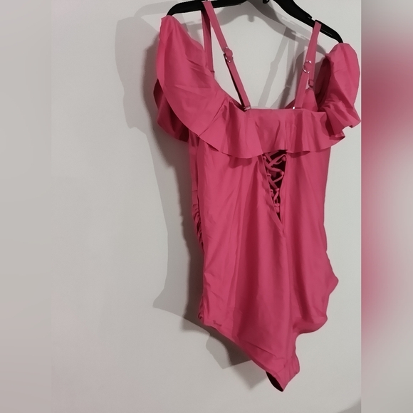 City Chic Ruffles Women One Piece Swimsuit / Size 14 - Picture 4 of 9